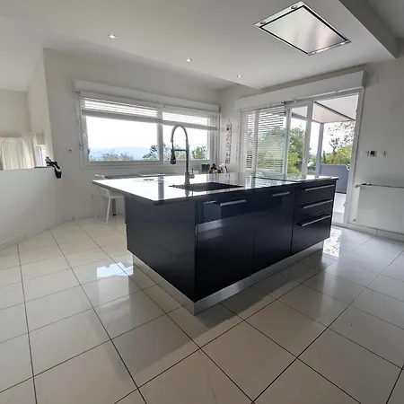 Luxueuse Avec Piscine Homestay