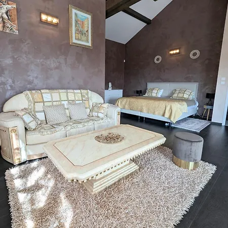 Luxueuse Avec Piscine Homestay
